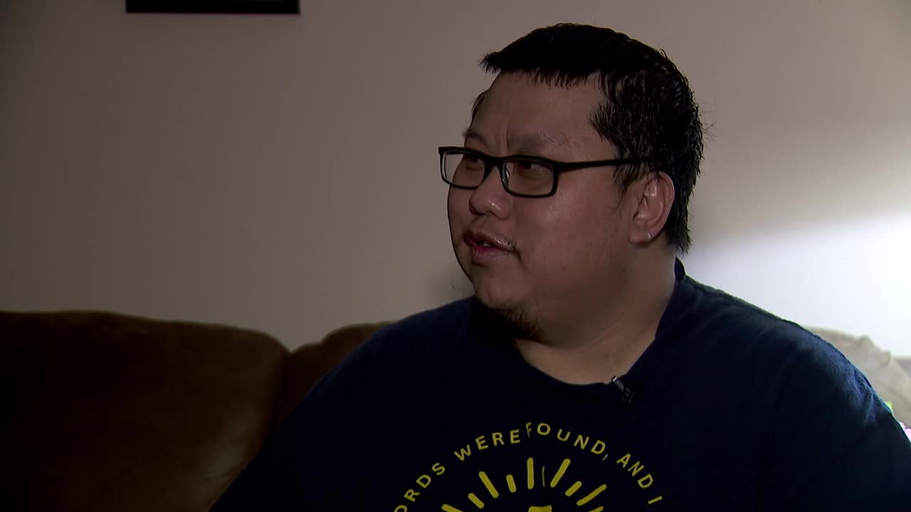 Video of St. Paul man refusing to open door for federal agents goes viral