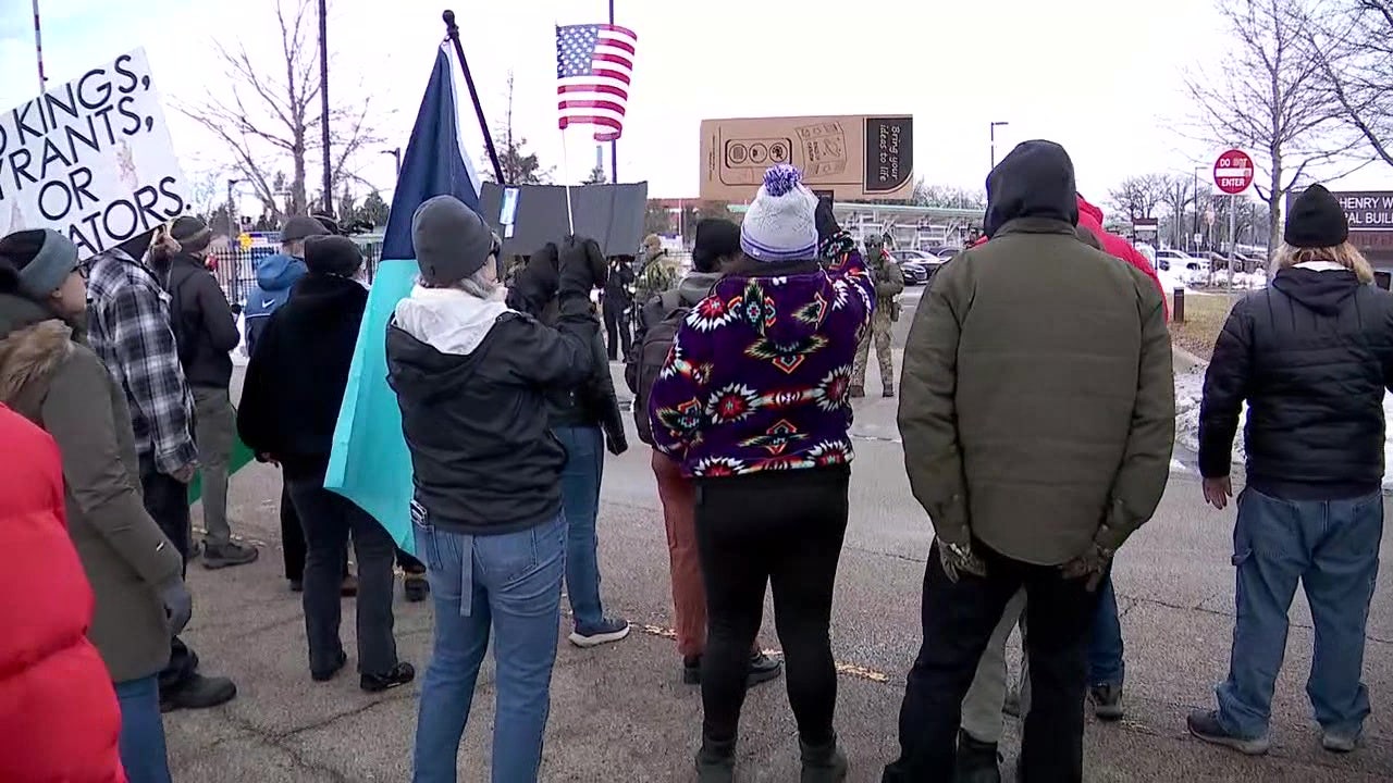 Northfield anti-ICE protest sparks unexpected conversation