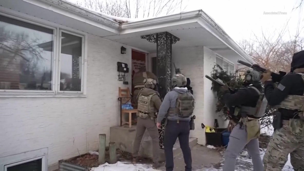 Minneapolis family demands judicial warrant as federal agents bust door during raid