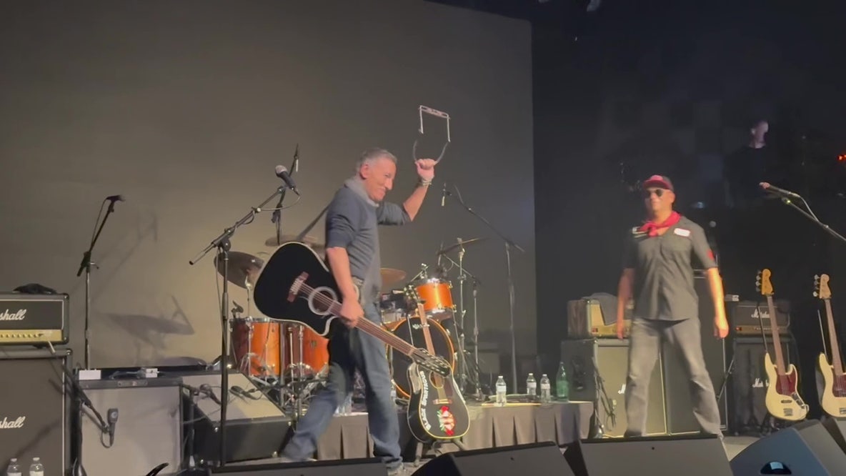 Protest concert in Minneapolis draws Bruce Springsteen, Tom Morello to First Ave