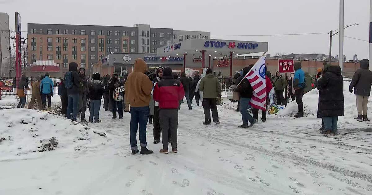 LIVE UPDATES | ICE in Minnesota: Postal workers protest against federal staging on postal property