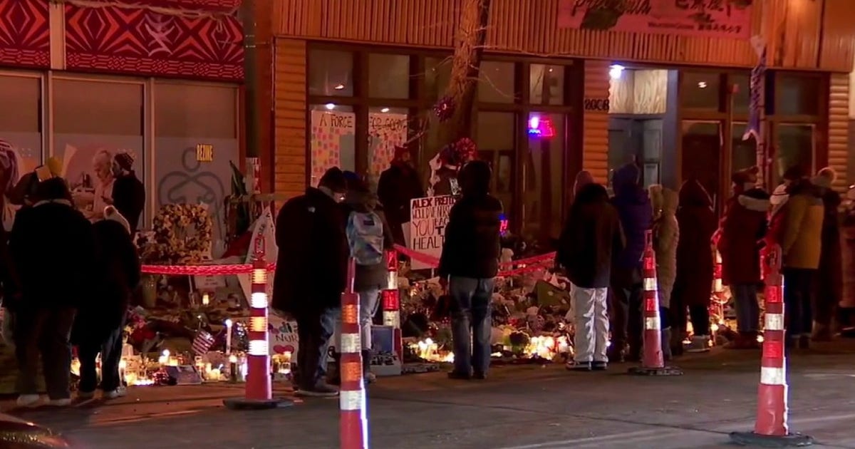 Minneapolis nurses hold vigil for Alex Pretti after fatal shooting