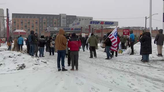 LIVE UPDATES | ICE in Minnesota: Postal workers protest against federal staging on postal property