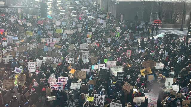 ICE in MN: Walz invites Trump state, feds to speak on Mpls operations