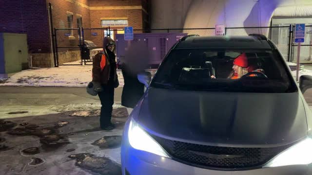 Volunteers help ICE detainees find rides, phones and comfort in MN