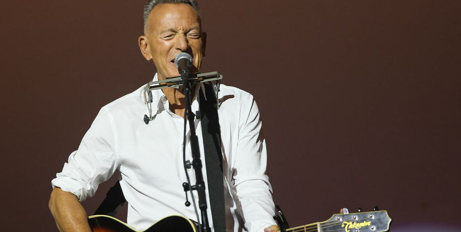 Bruce Springsteen dedicates song to Renee Good, tells ICE to 'get the f--- out of Minneapolis' | FOX 9 Minneapolis-St. Paul