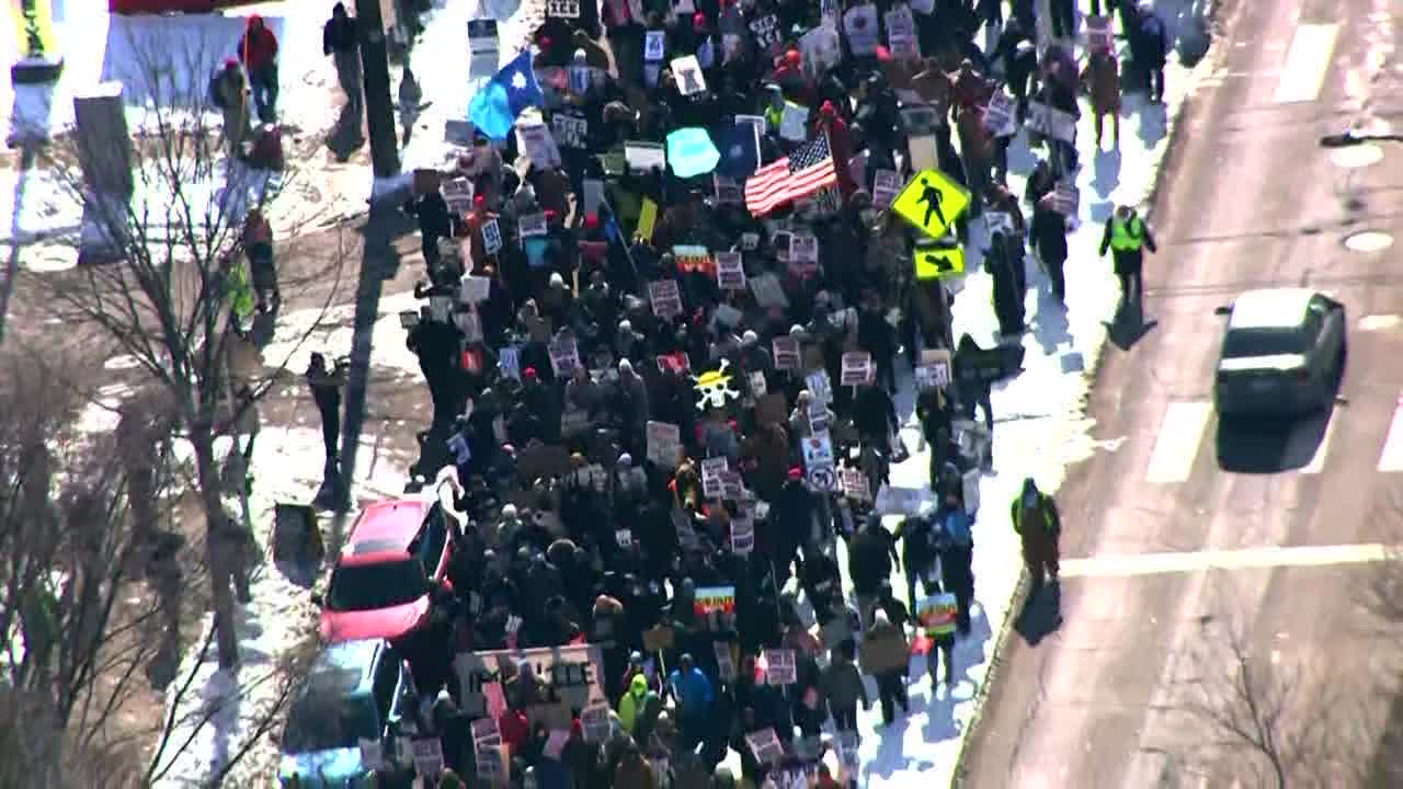 Alex Pretti memorial march marks 1 month since fatal shooting