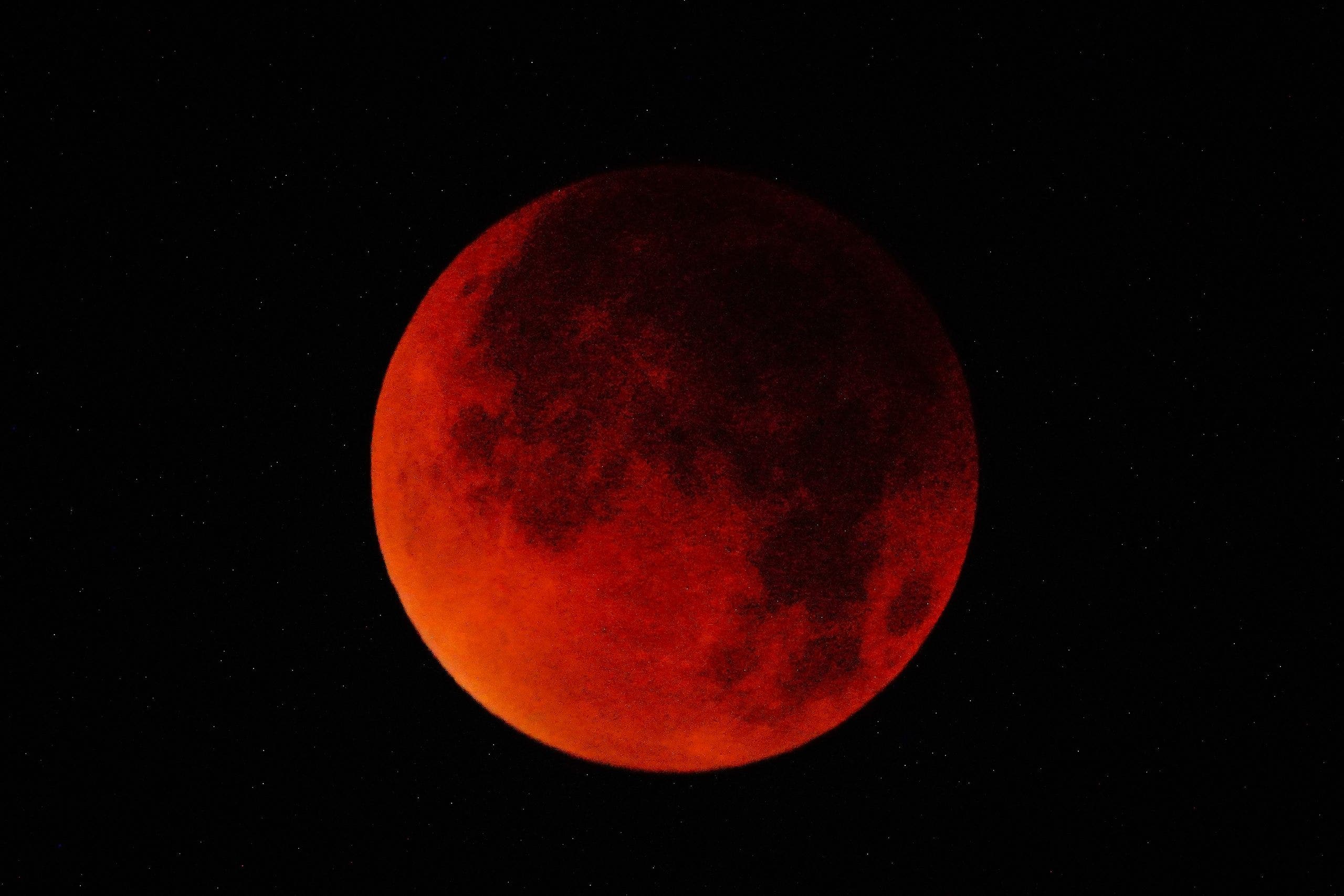 Total lunar eclipse bringing 'Blood Moon' to skies Tuesday