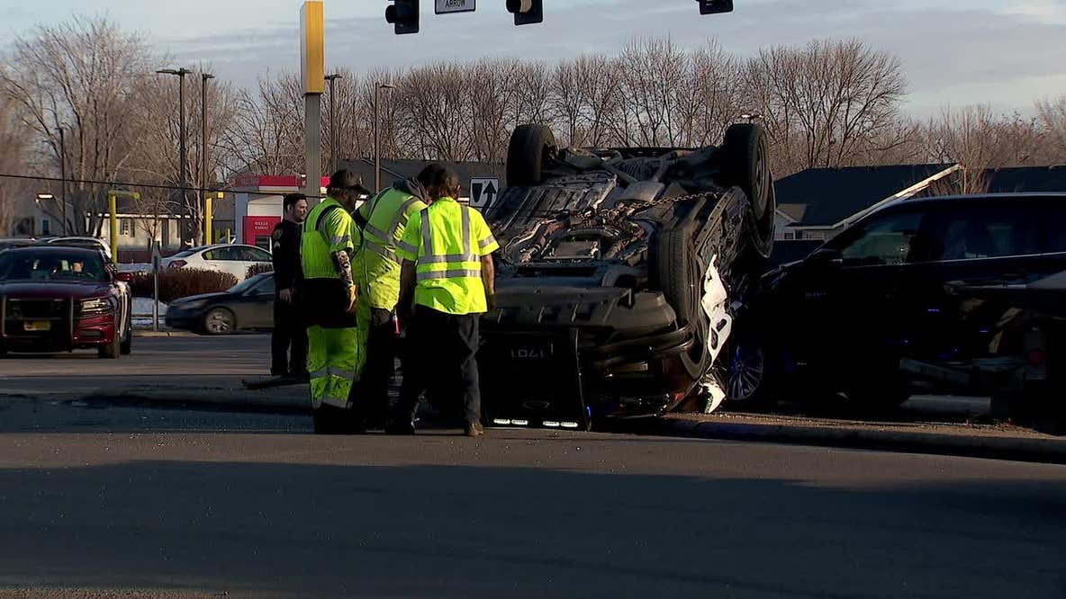2 Brooklyn Park officers injured in rollover crash while responding to emergency call