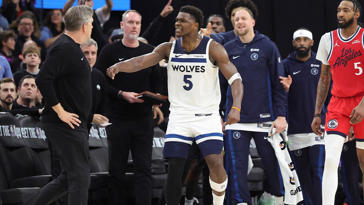 Fan behind Anthony Edwards’ orange bracelet has beaten cancer