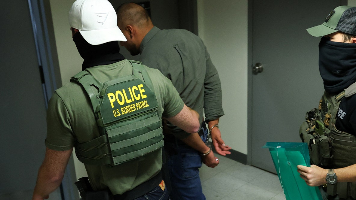 Appeals court rules in favor of mass detention of undocumented immigrants without bond hearings