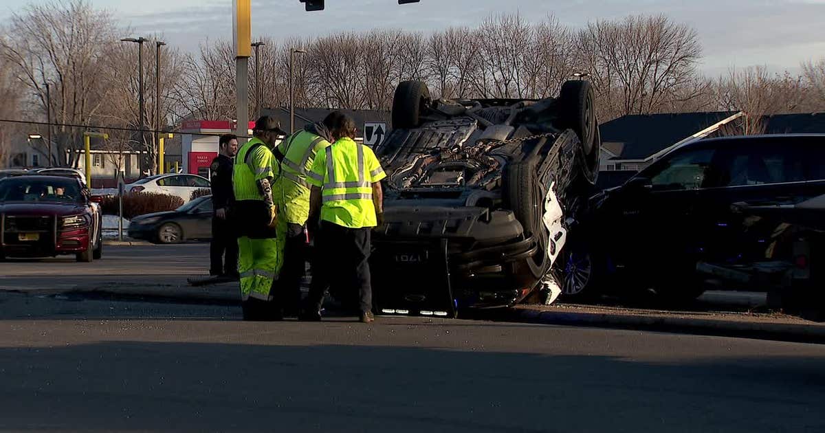 2 Brooklyn Park officers injured in rollover crash while responding to emergency call
