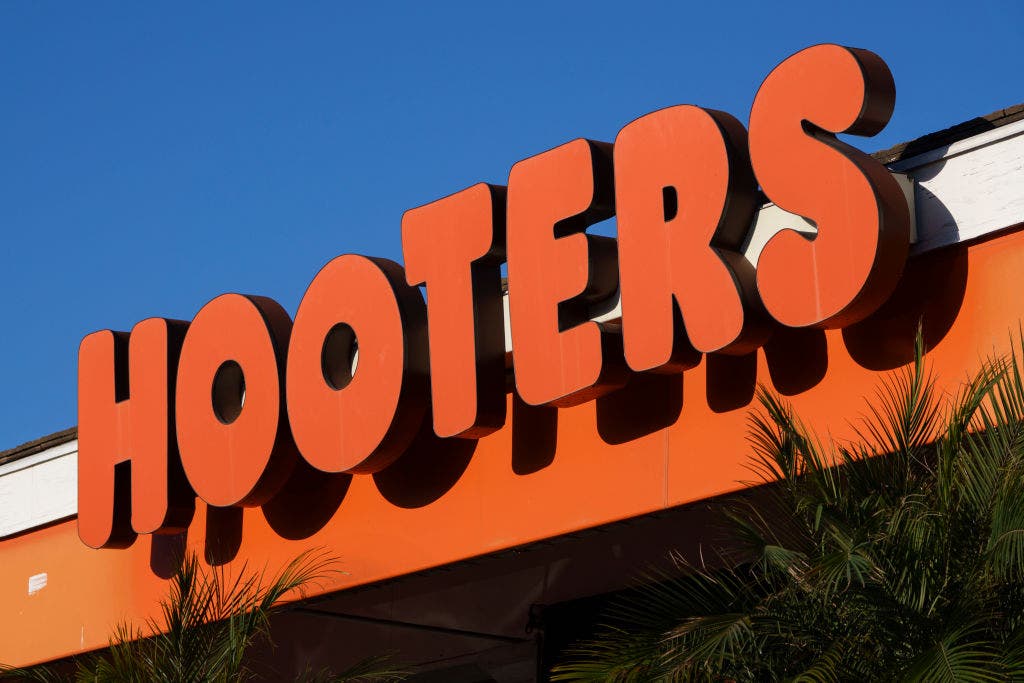 Hooters at Mall of America closing its doors after 33 years