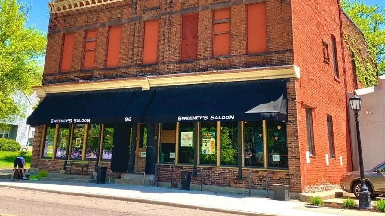 MN restaurant offers free meals to lawmakers who dine with colleagues from opposing party