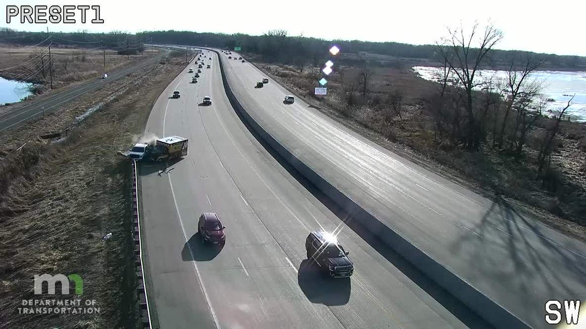 Forest Lake ambulance crash: Driver distracted when he hit stalled truck on I-35