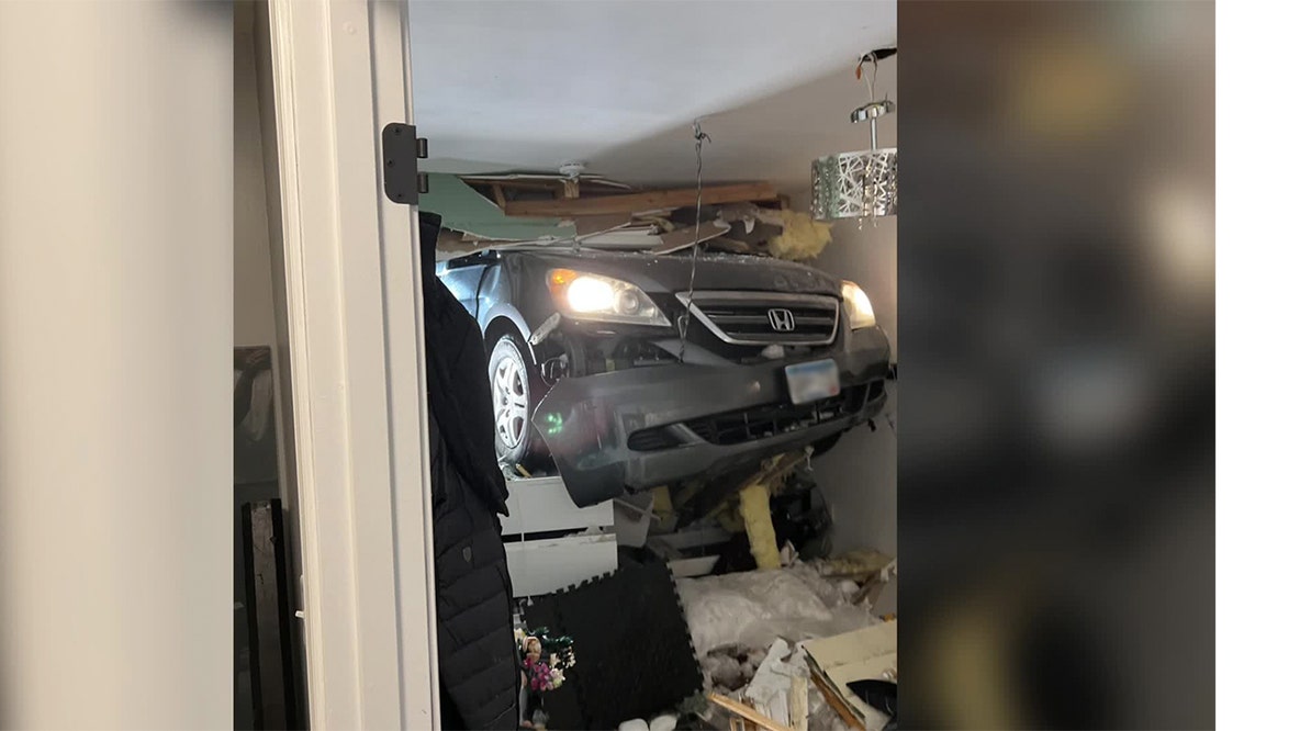 Driver crashes into Rochester home, injures 2 people sleeping inside