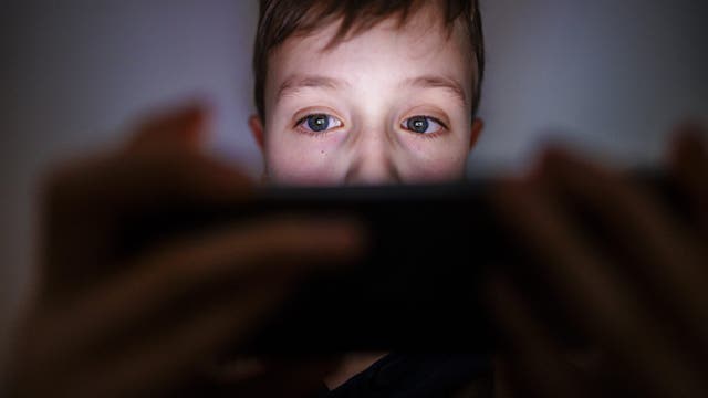 Ban screens in preschool and kindergarten? MN lawmakers hold hearing on proposed bill