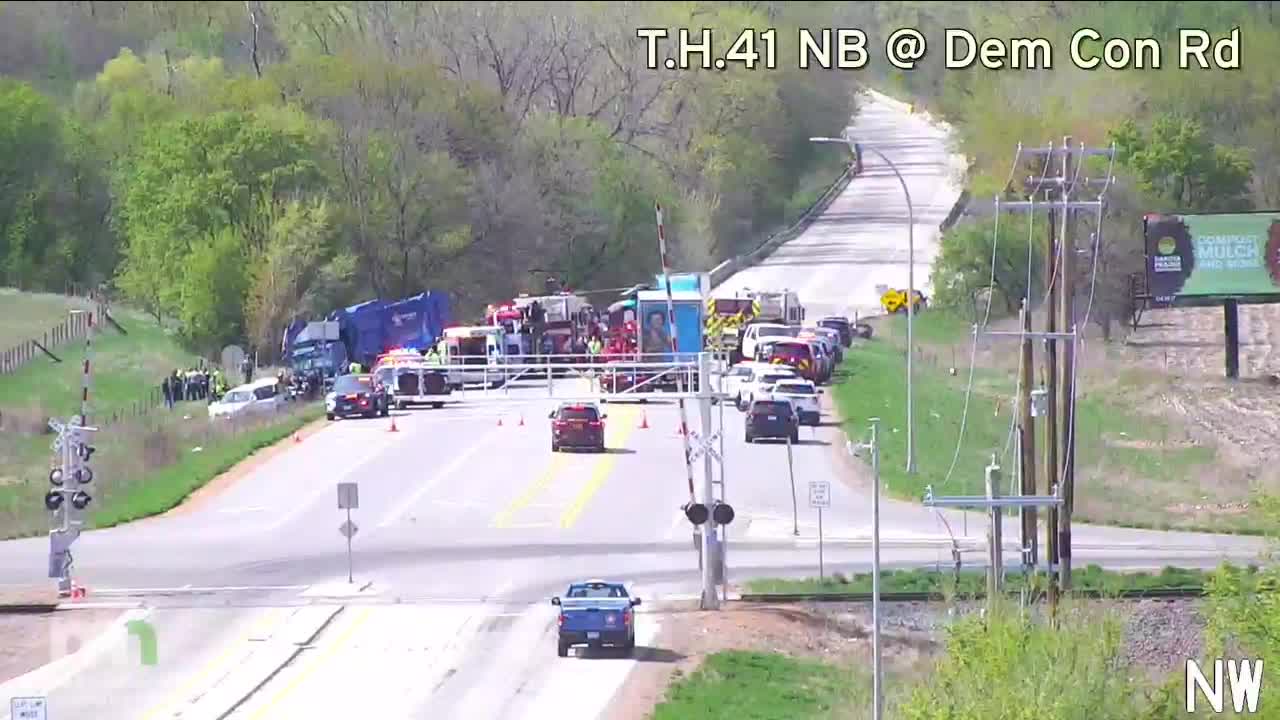 Serious crash closes Highway 41 near Shakopee