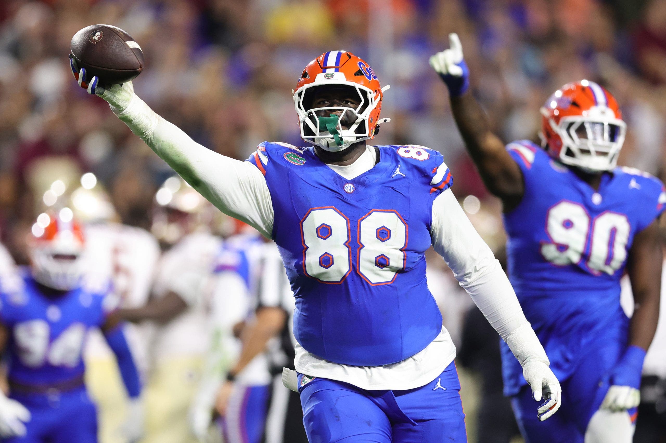 NFL Draft: Vikings take Florida DT Caleb Banks with No. 18 pick