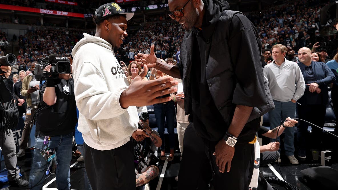 Timberwolves welcome Kevin Garnett back to Target Center