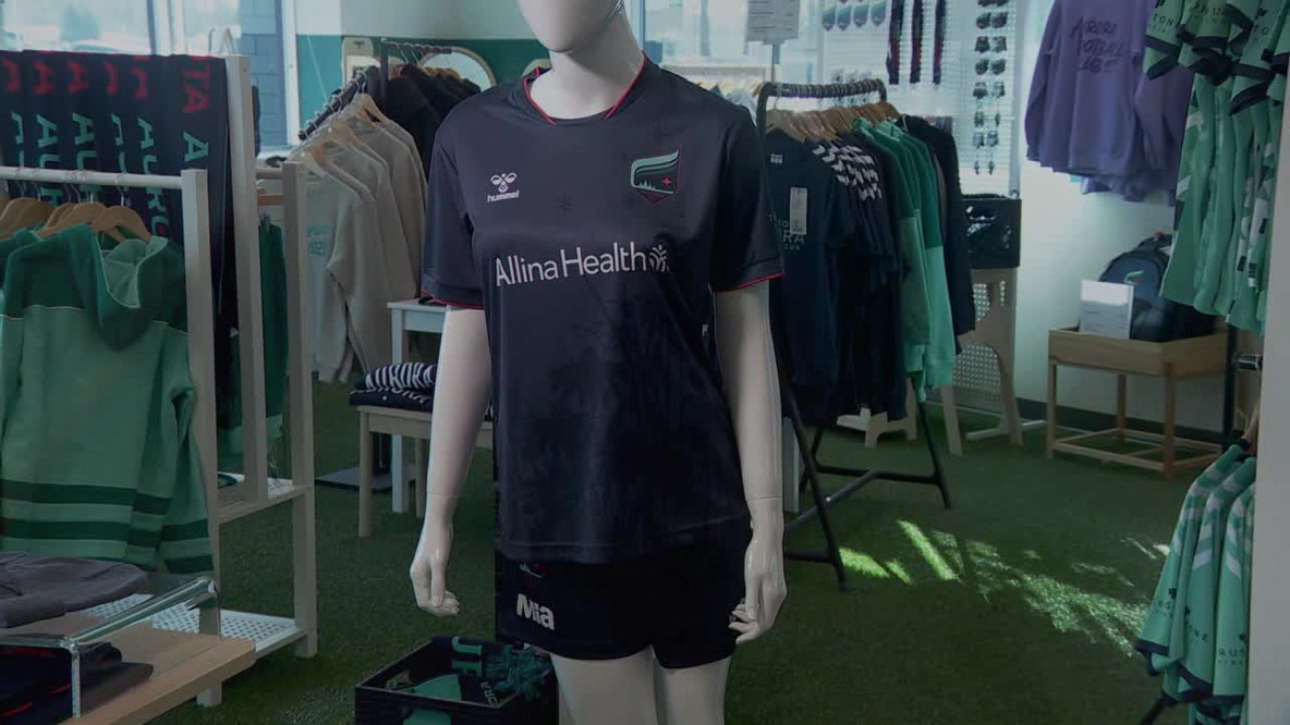 Minnesota Aurora unveils new kit with local artist