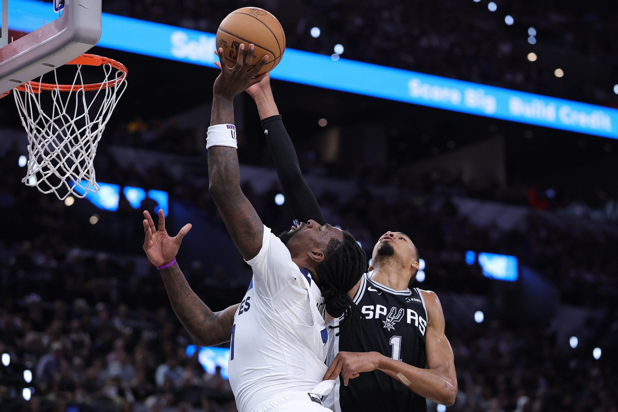 Victor Wembanyama dominates as Timberwolves lose Game 5 to Spurs, 126-97