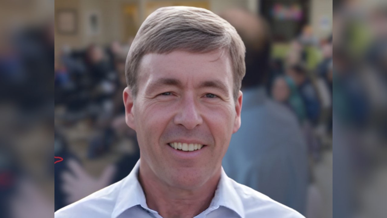 Klobuchar announces running mate for Minnesota governor: Former Fergus Falls Mayor Ben Schierer