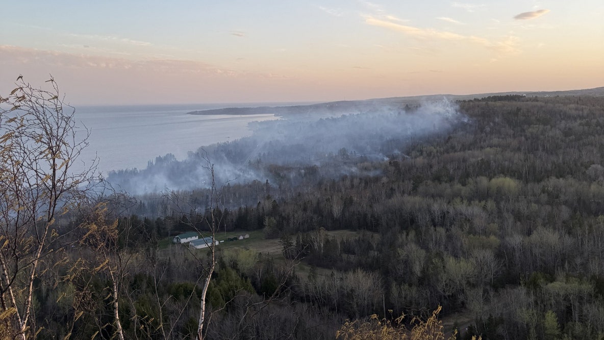Minnesota wildfires: Stewart Trail Fire 30% contained, closes highways just north of Two Harbors