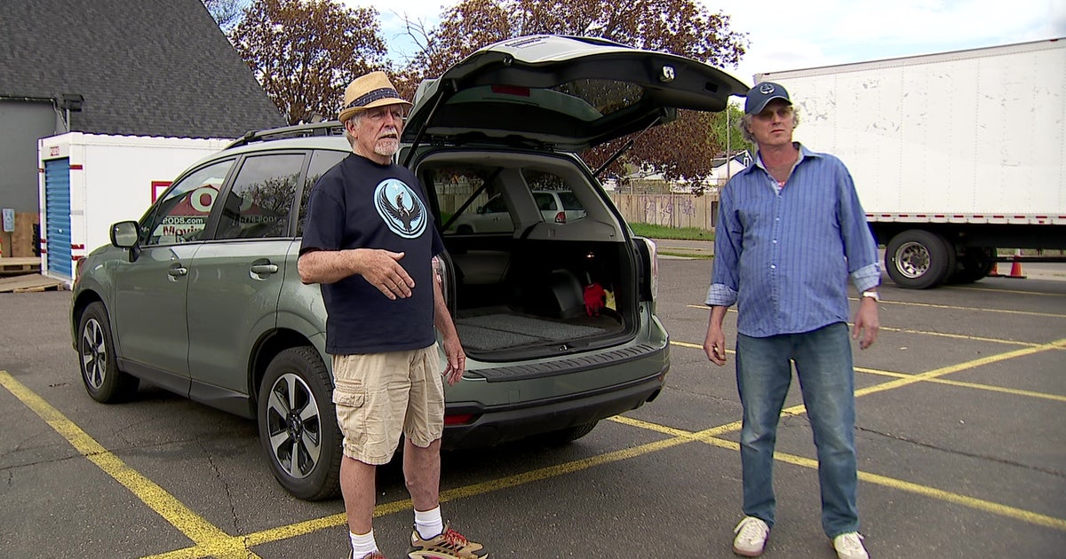 Minnesota tow truck driver help volunteers finish grocery deliveries after breakdown