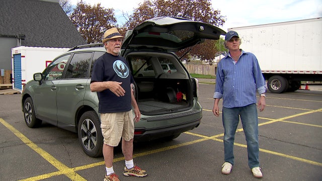 Minnesota tow truck driver help volunteers finish grocery deliveries after breakdown