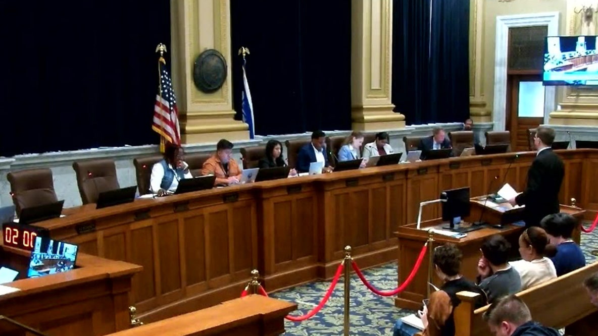 Minneapolis bath house ordinances move forward, head toward full council vote