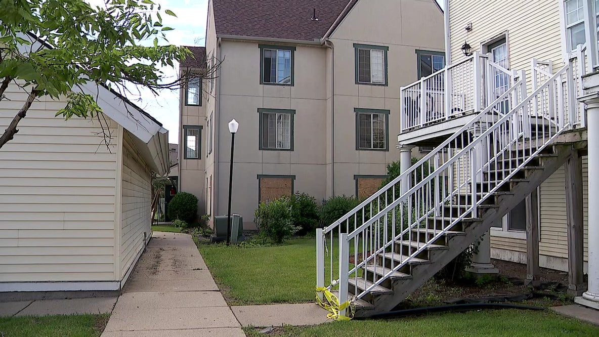 Broken A/C leaves 75-year-old cancer patient sweltering at north Minneapolis apartments