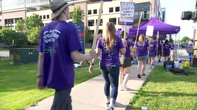 Allina hospice nurses hold 1-day strike as they fight for new contract