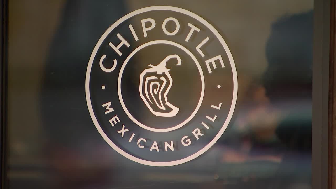 Chipotle pulls jalapeños from stores after salmonella outbreak in Minnesota