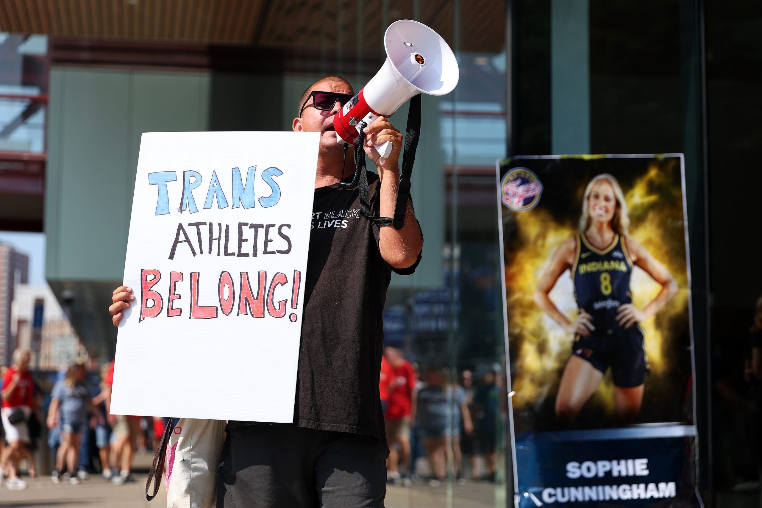 Sophie Cunningham talks with Cheryl Reeve after comments on trans athletes