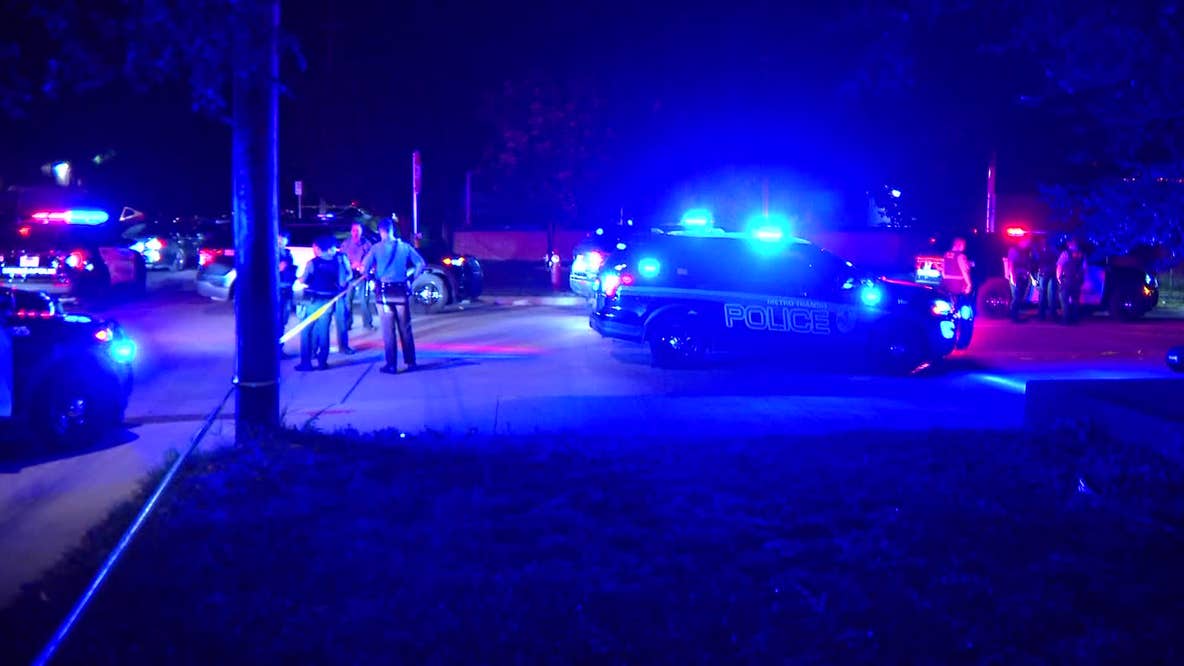 Security worker stabbed in Minneapolis, 2 women arrested