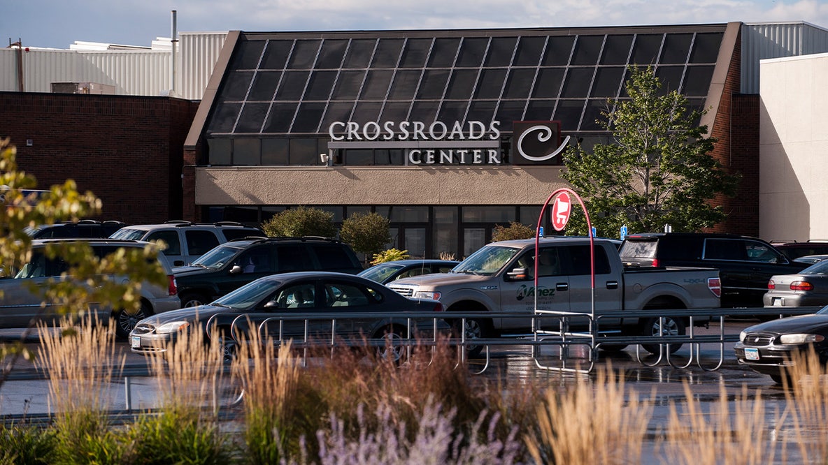 Man sets fire in Crossroads Center food court, gets arrested for arson