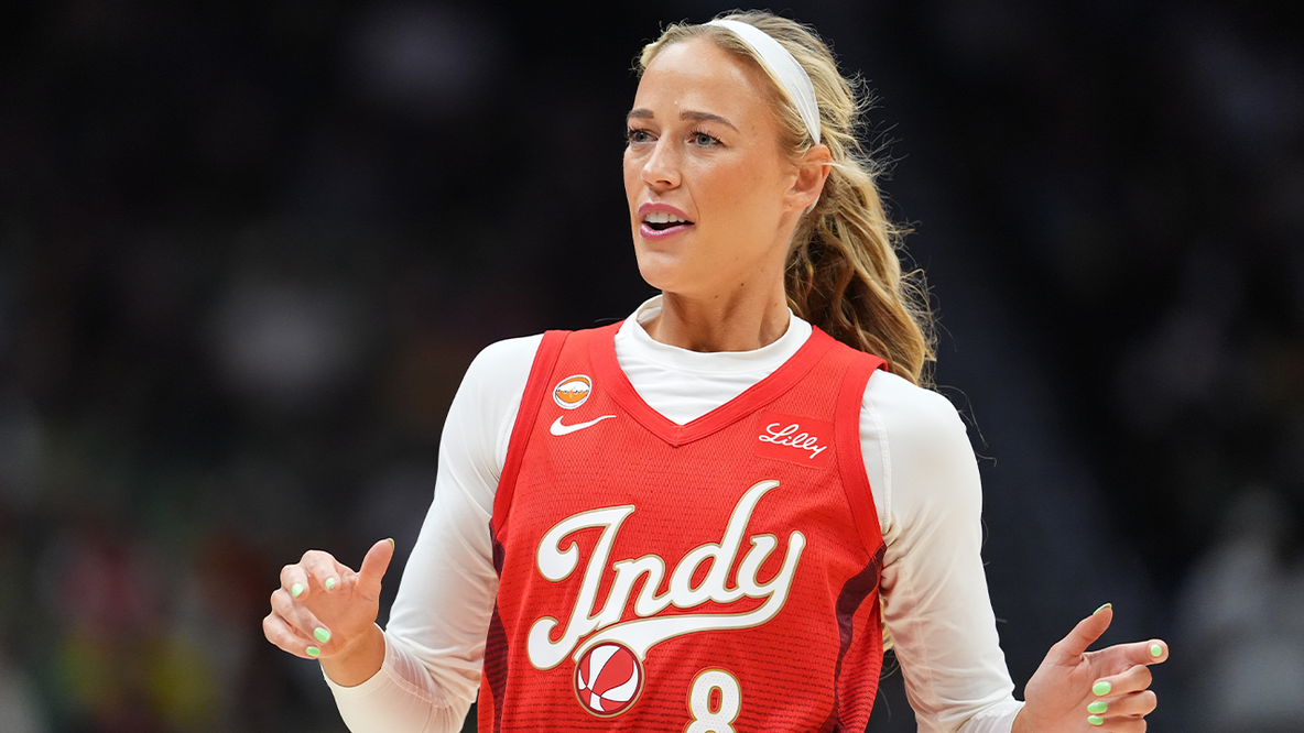 Sophie Cunningham talks with Cheryl Reeve after comments on trans athletes