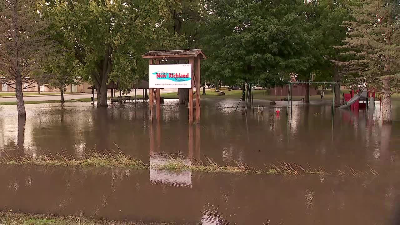 New Richland community steps up to help evacuate nursing home after flooding