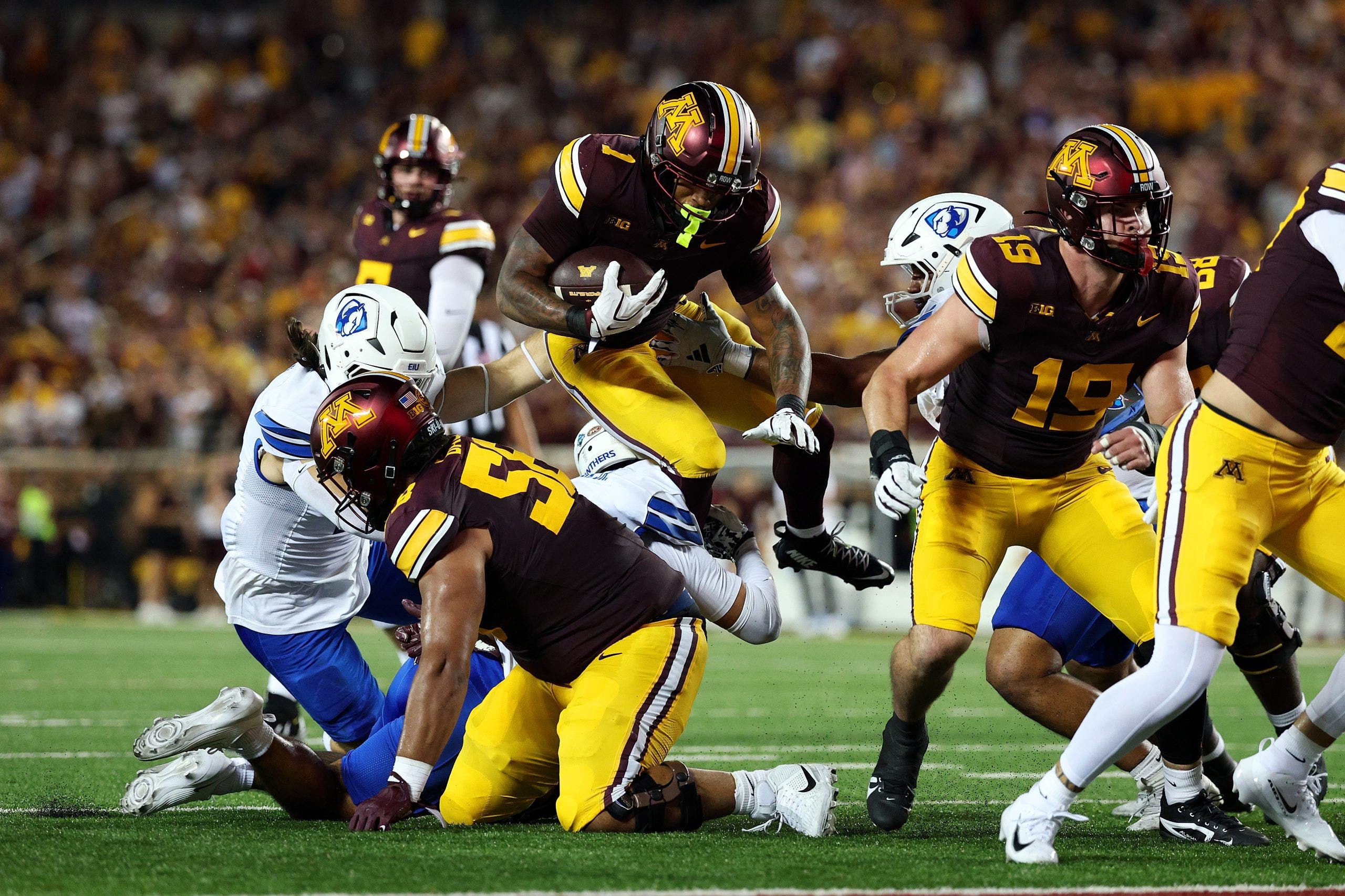 Gophers crush Eastern Illinois 59-7 in 2026 opener