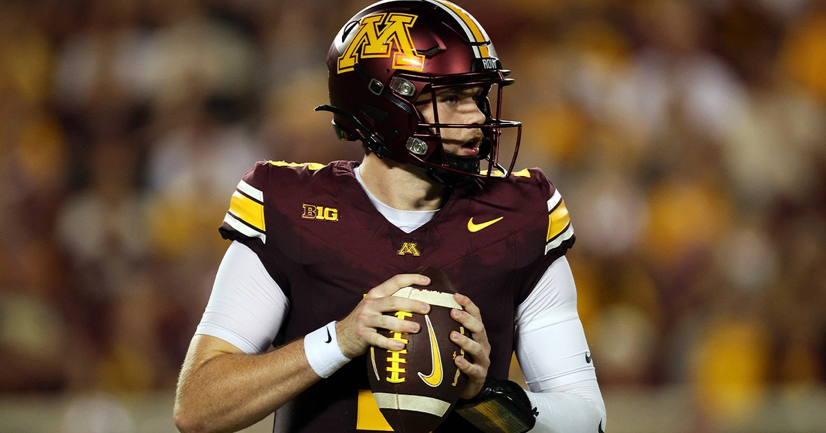 Golden Gophers take on Mississippi State Bulldogs at Huntington Bank Stadium