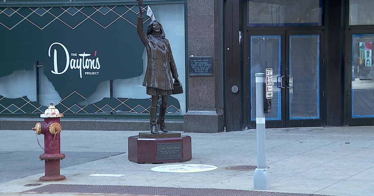 Man shot multiple times near Mary Tyler Moore statue in Minneapolis