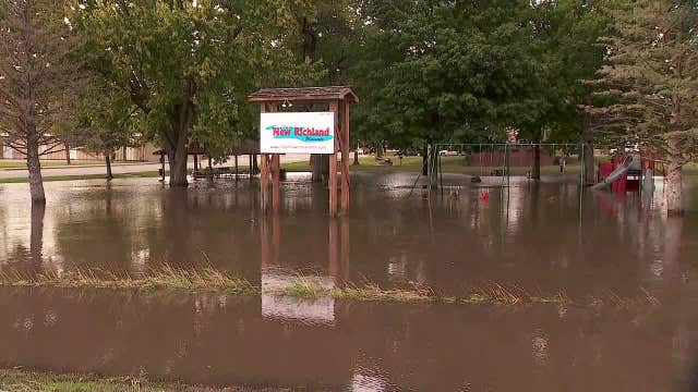 New Richland community steps up to help evacuate nursing home after flooding