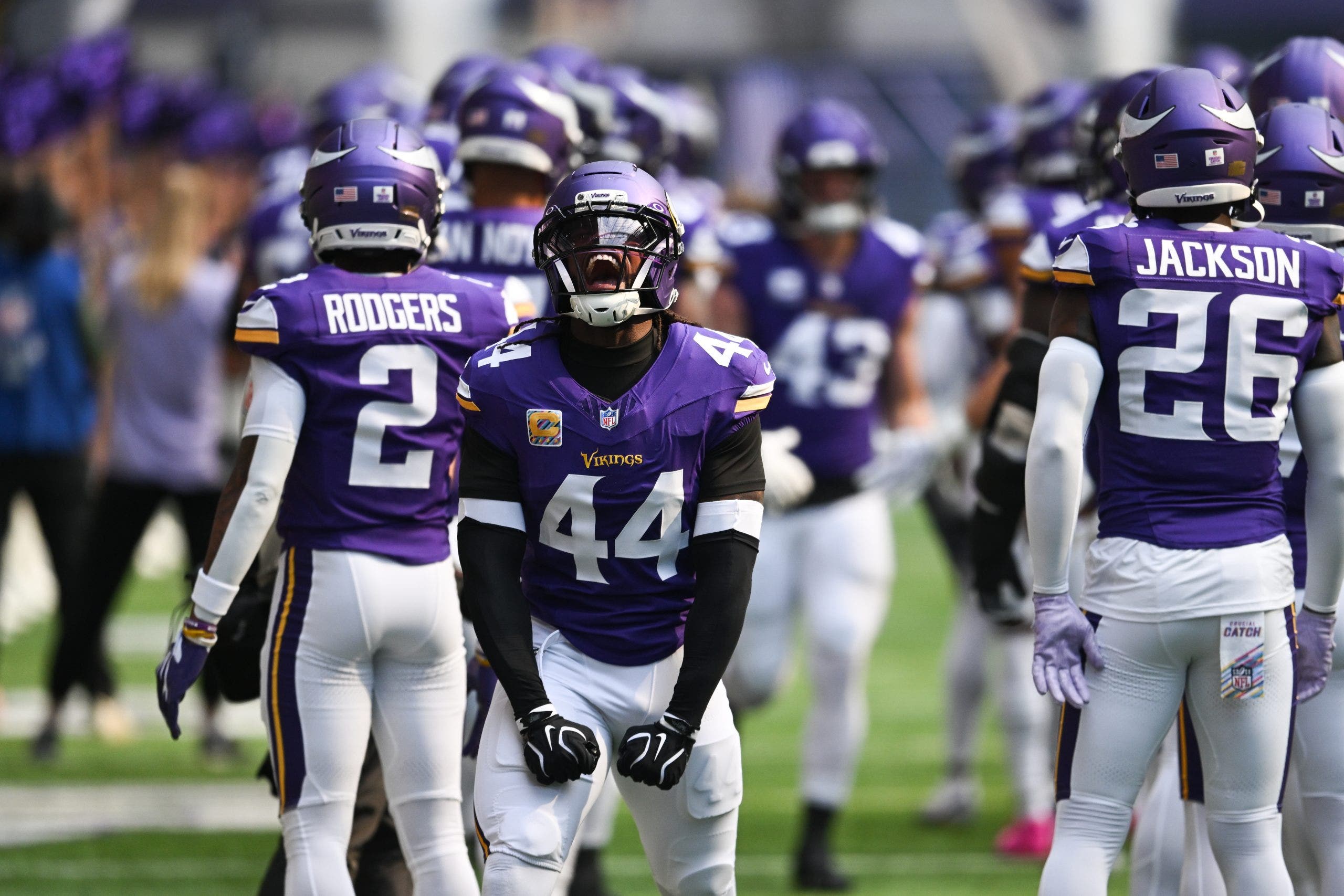 Vikings beat Dolphins 15-10, win 4th straight to start season