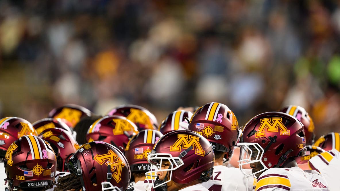 LIVE UPDATES: Minnesota Golden Gophers battle the Iowa Hawkeyes