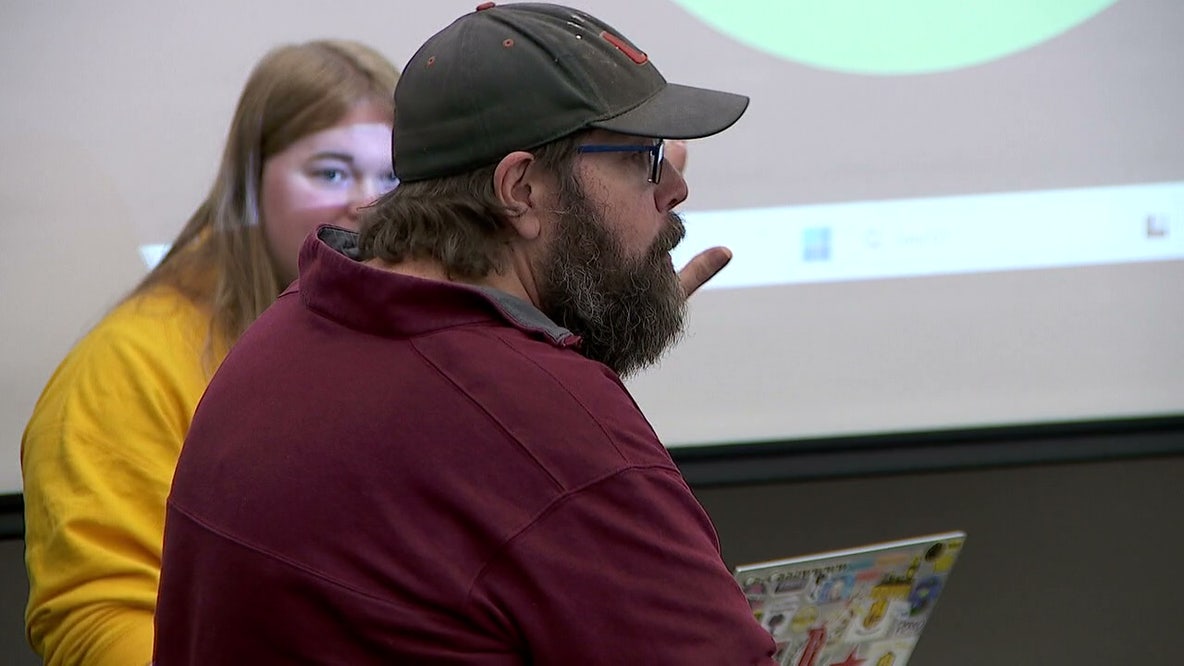 How to talk politics with family: Minnesota debate coach shares tips