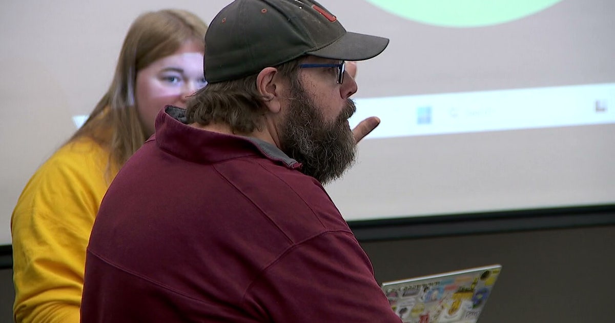 How to talk politics with family: Minnesota debate coach shares tips