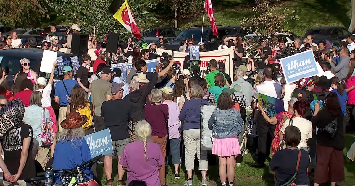 Minneapolis supporters rally for Ilhan Omar after D.C. home search