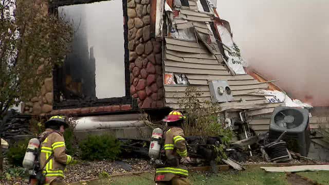 Victoria fire leaves 1 person dead, damages 3 homes