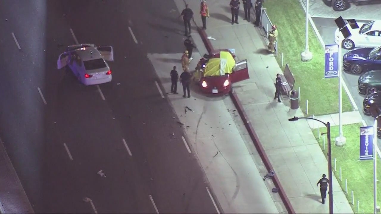 Two Dead, Three Injured In Huntington Beach Crash | FOX 11 Los Angeles